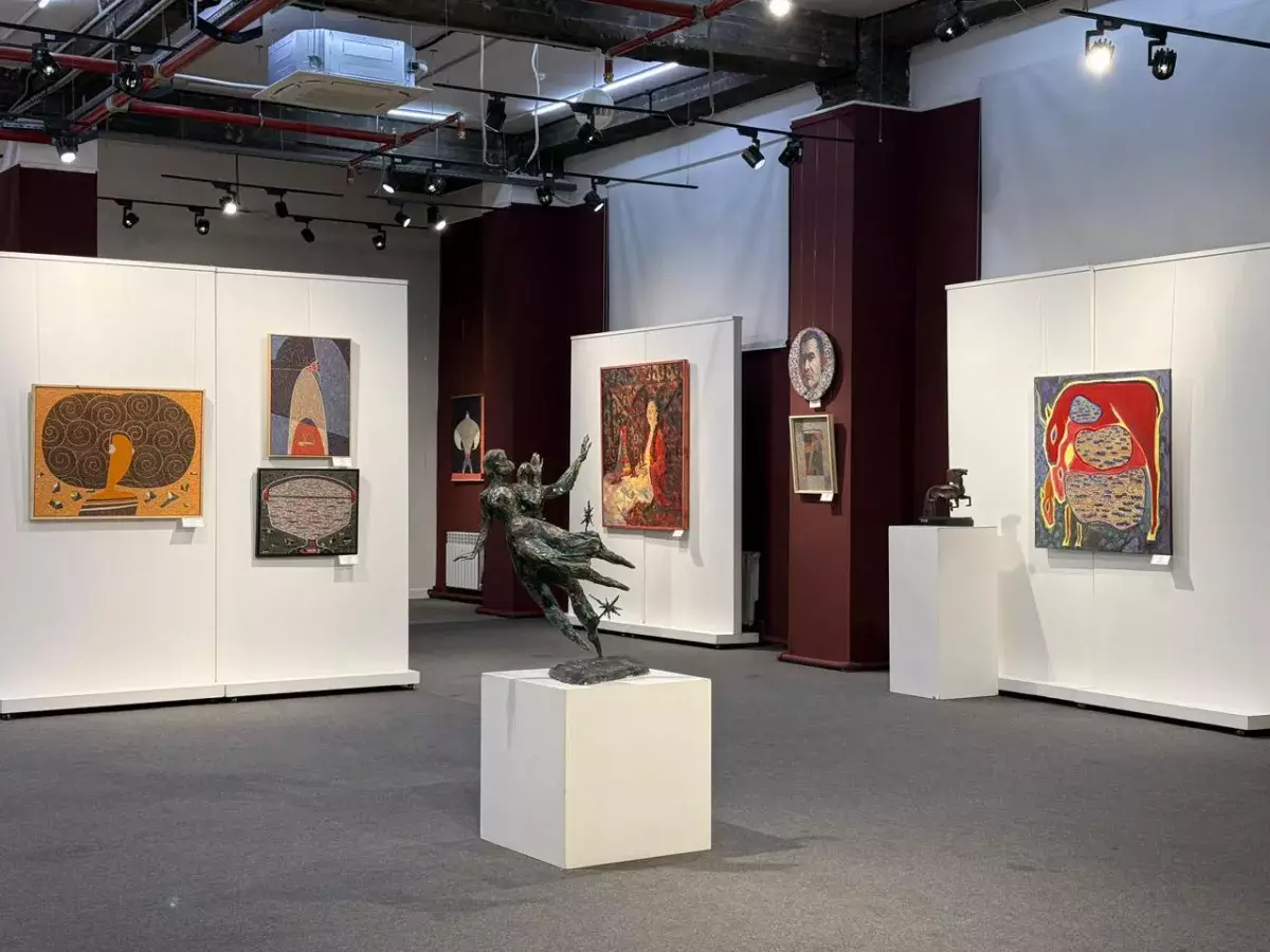 Алматыда Суретшілер одағының 90 жылдығына арналған альбом таныстырылып, жас таланттардың көрмесі ашылды