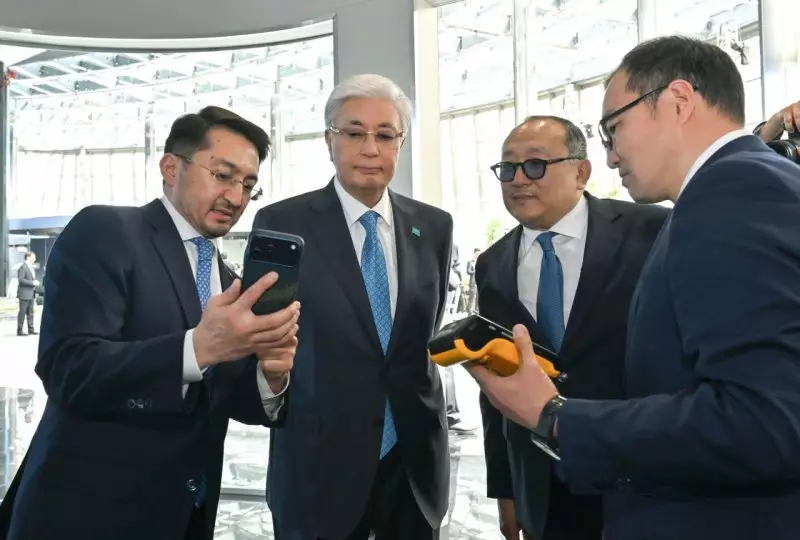 Токаеву показали первый в Казахстане платёж криптовалютой