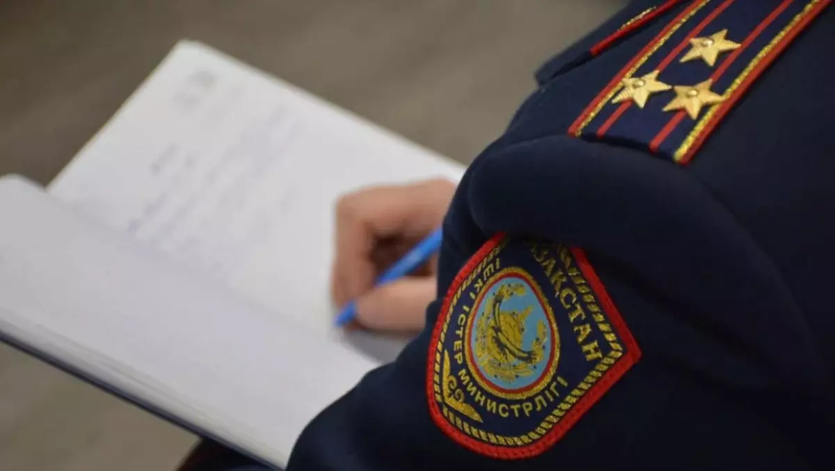 Желідегі тапсырма: Алматыда оқушы қыз мектепке балтамен келген