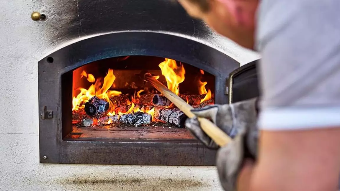 Алматыда вагон ішінде 50 адамның улануына пеш себеп болған