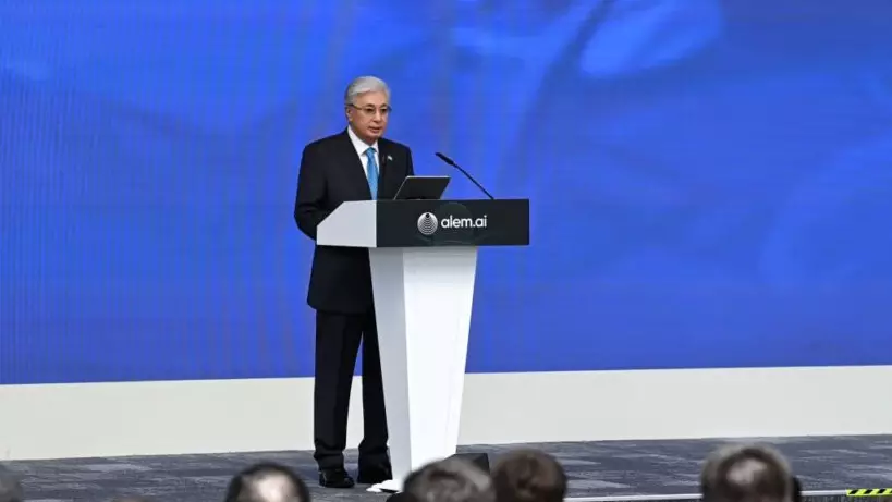 Уколсыз тексеру, «ақылды» ұстаз: ЖИ Қазақстанда не істеп жатыр?