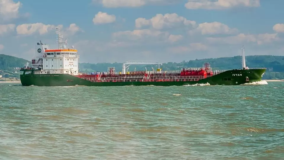 Несмотря на блокаду США: танкер прошёл через Ормузский пролив