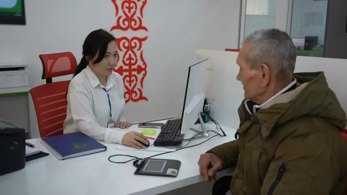 СҚО-да 34 жыл бойы құжатсыз жүрген азамат жеке куәлігін алды