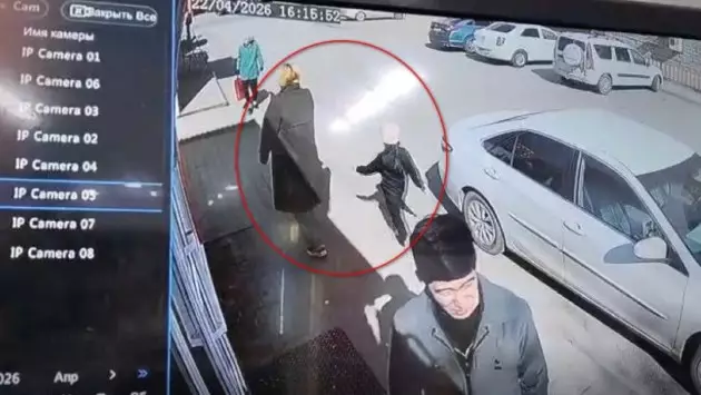 В Актобе пытались увести ребёнка со двора: подозреваемая задержана