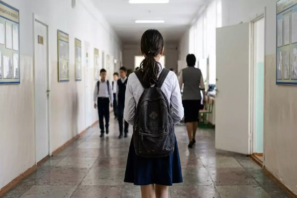 Школьница с топором в Алматы: подробности пресеченного нападения