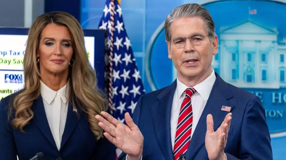 Администрация Байдена «намеренно защитила» 562 тысячи займов эпохи пандемии в рамках схемы предполагаемого мошенничества на 22,2 миллиарда долларов, сообщают SBA и Вэнс.