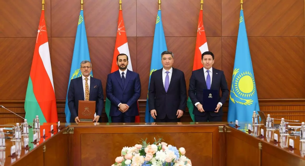 Казахстан и Оман подписали инвестиционное соглашение на 3 миллиарда долларов в ключевых секторах экономики.