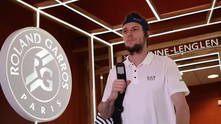 Шанс для Бублика? Алькарас снялся с Ролан Гаррос