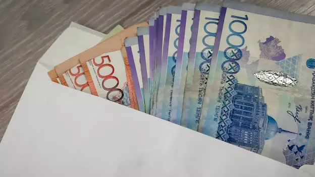 Следователь полиции подозревается во взяточничестве в Жамбылской области