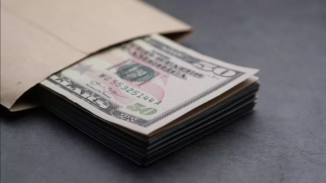 Жамбыл облысында полиция тергеушісі пара алды деген күдікке ілікті