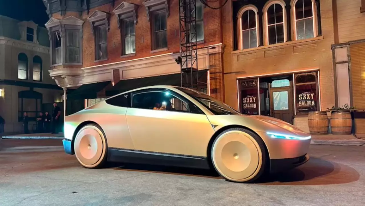 Илон Маск объявил о запуске роботакси