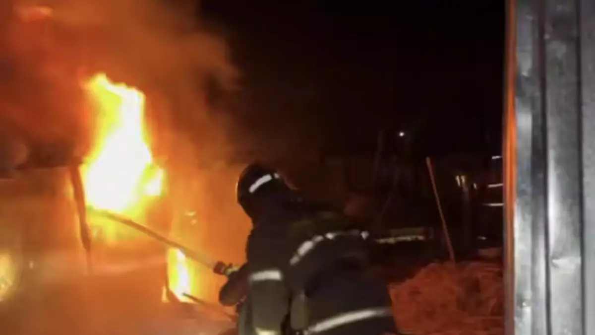 Газовые баллоны вынесли из пылающего дома в Карагандинской области