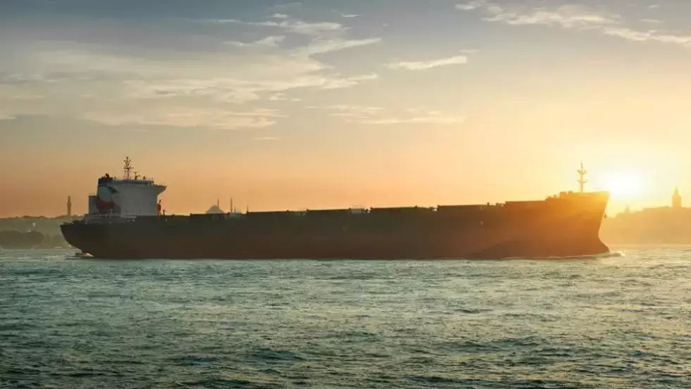 Иран күштері Ормуз бұғазында екі кемені тәркіледі