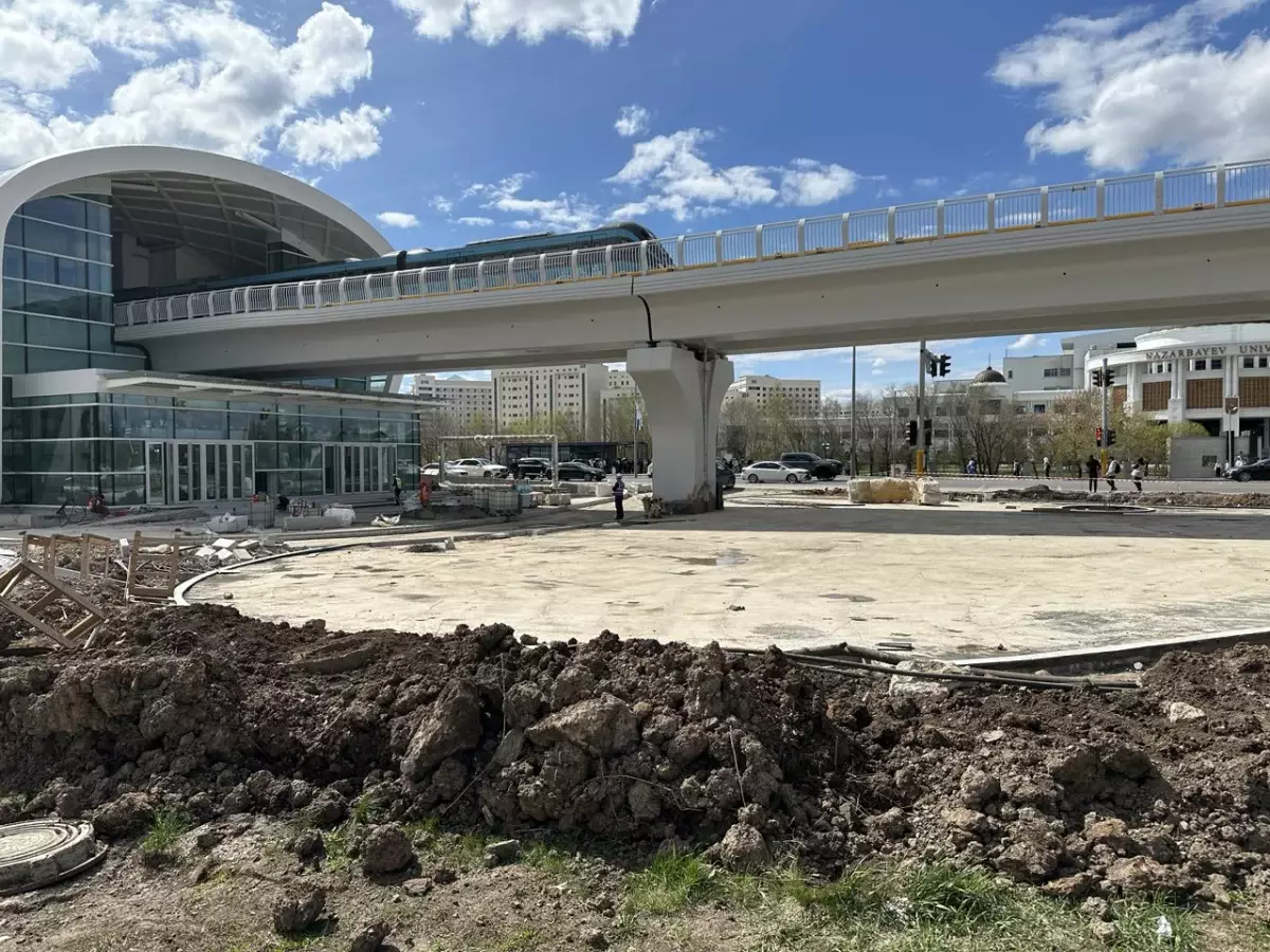 ЛРТ в Астане обещают запустить через 10 дней: у Nazarbayev University убрали забор