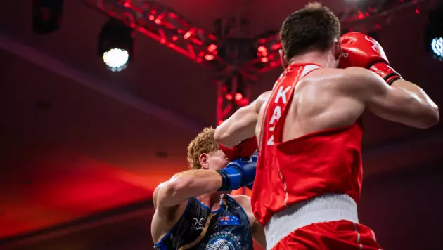 Шесть медалей и досадные поражения. Как Казахстан выступил в пятый день Кубка мира по боксу