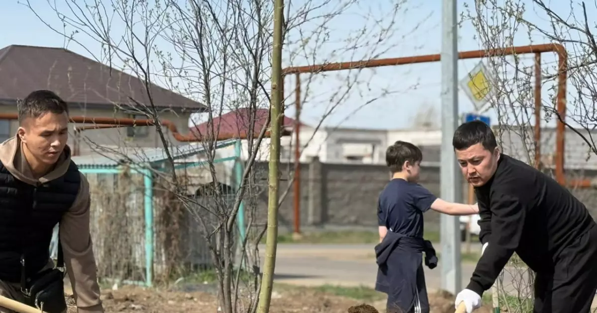  Астанада ұландықтар «Таза Қазақстан» экологиялық акциясына қатысты 