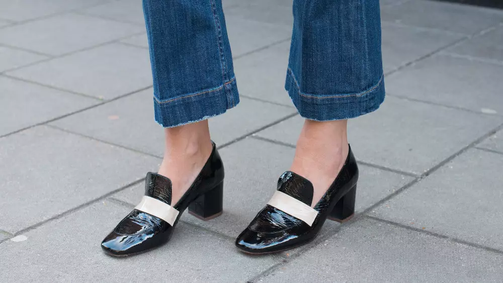 Тренд-2026: сәнқойлардың таңдауы неге өкшелі лоферге түсті