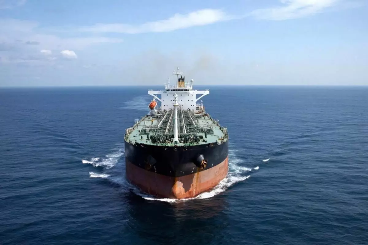 Иран әскері Ормұз бұғазындағы екі кемені басып алды