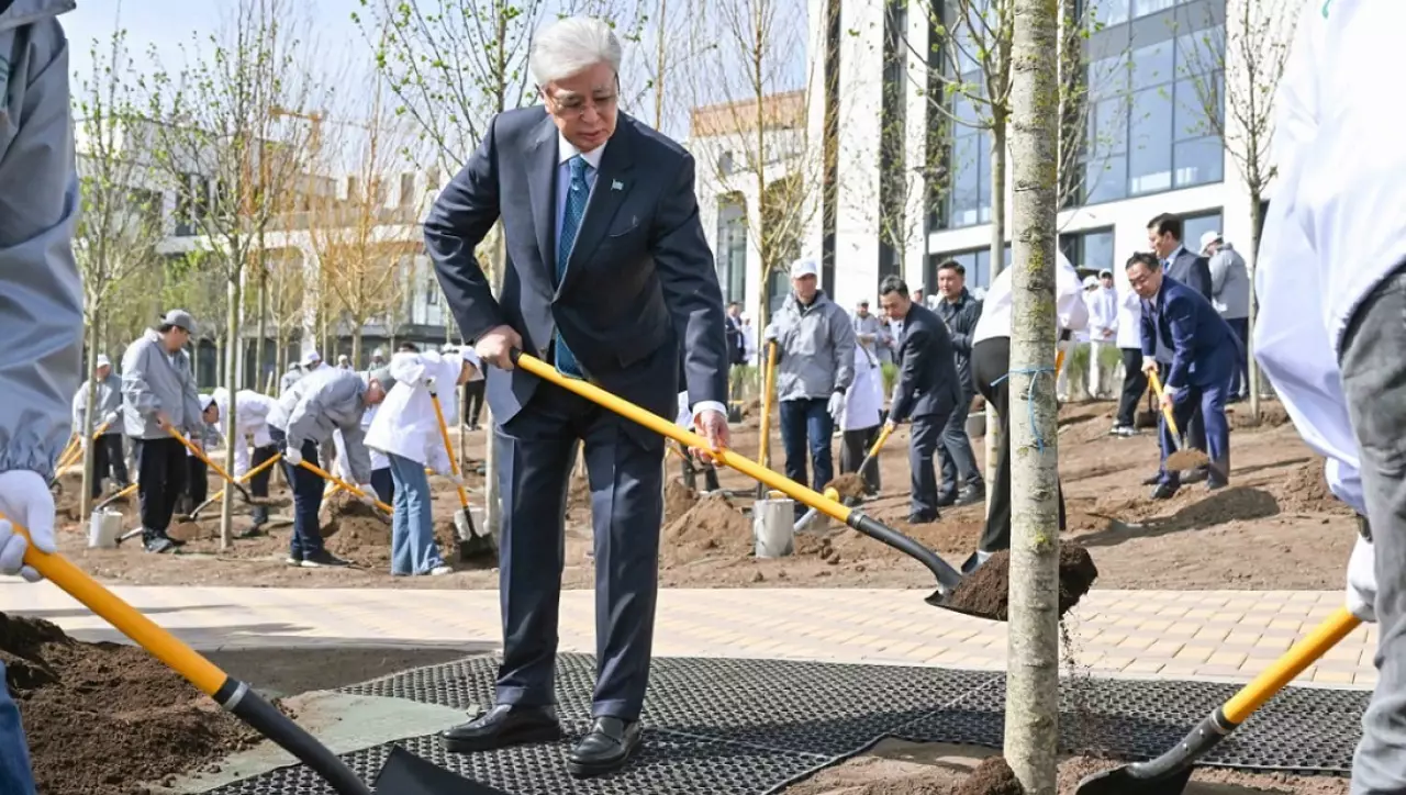 Глава государства принял участие в экоакции «Таза Қазақстан»