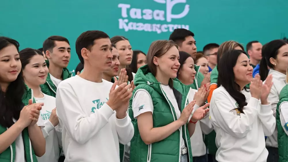 Президент Қазақстан жастарының тарихи миссиясын атап өтті