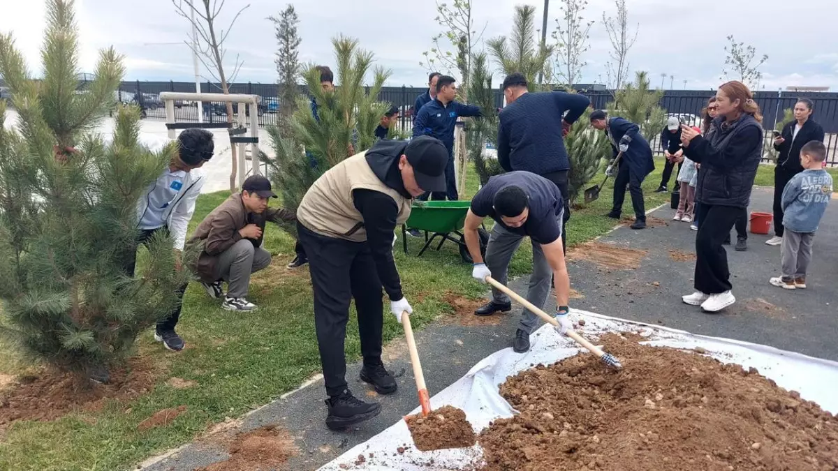 Келешек мектептерінің оқушылары «Таза Қазақстан» акциясына белсенді қатысуда
