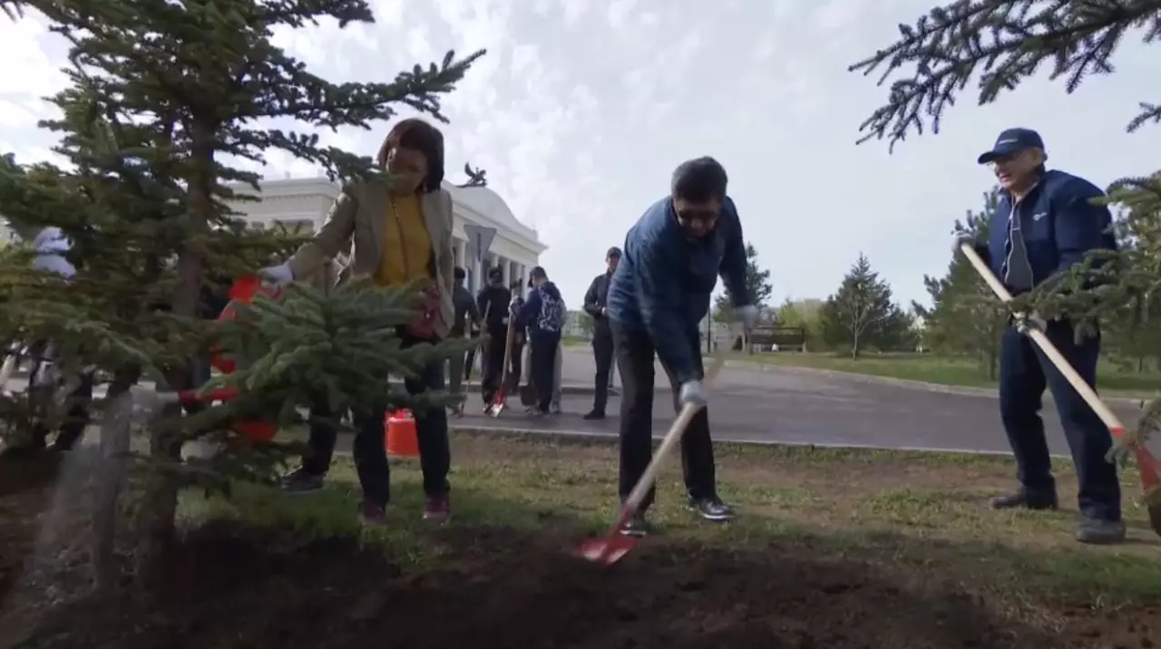 Мәжіліс депутаттары жалпықалалық сенбілікке қатысты