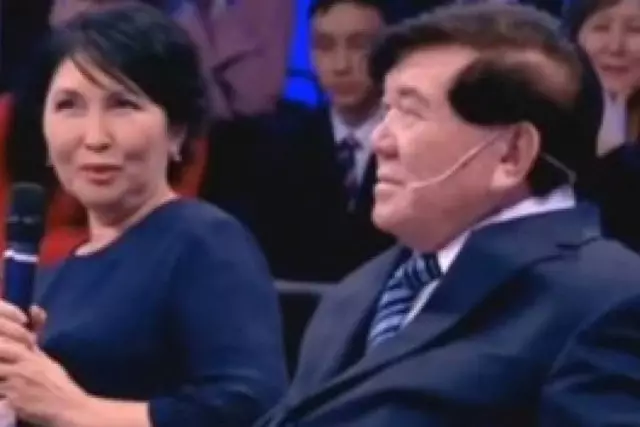 "Құшақтап алыппын": Ханшайым Шаханова ақын Мұхтар Шахановпен алғашқы таныстығын еске алды