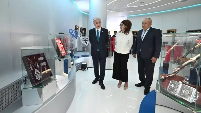 Президент Креативті индустрияны дамыту қорының кеңсесін аралап көрді