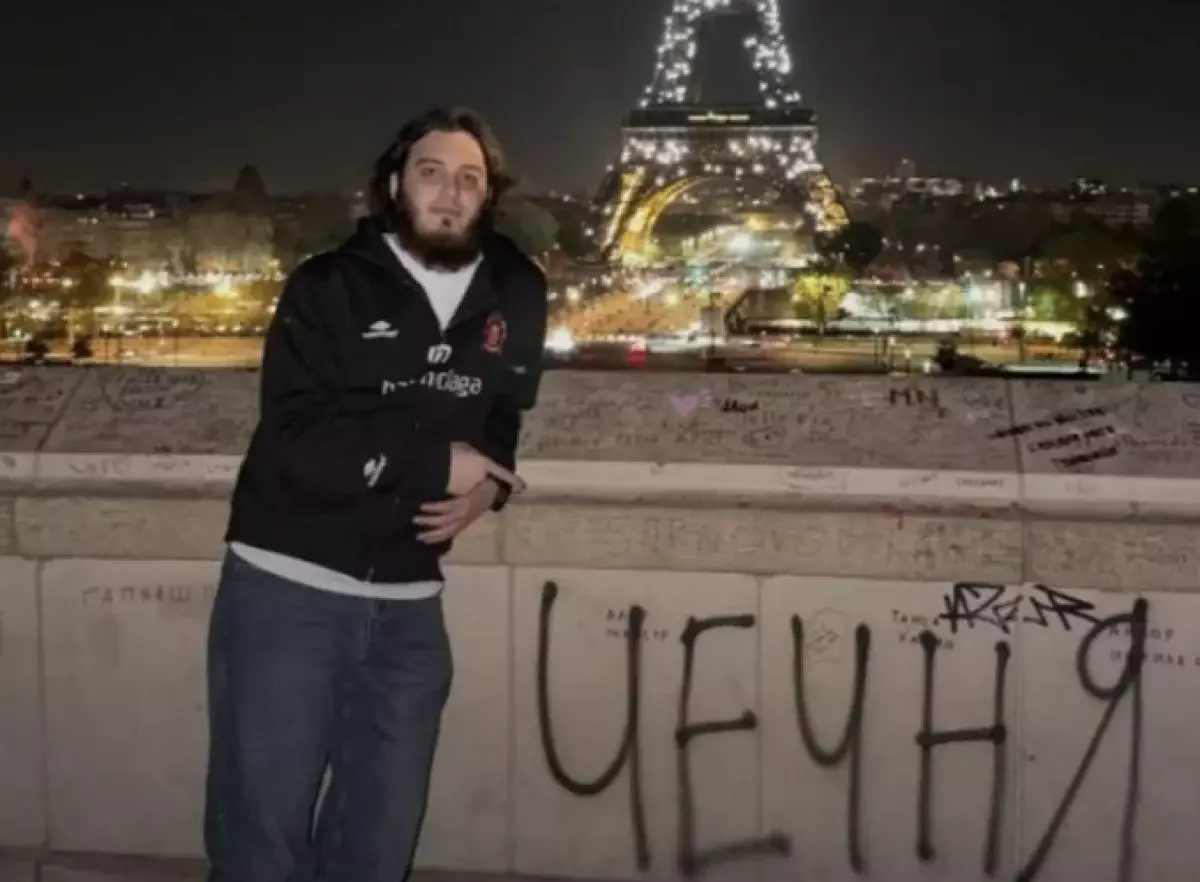 Полиция Парижа ищет автора граффити «Дагестан», «Чечня» и «Грузия» у Эйфелевой башни