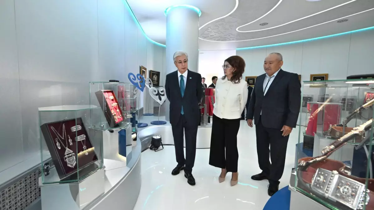 Президент ознакомился с работой Фонда развития креативных индустрий