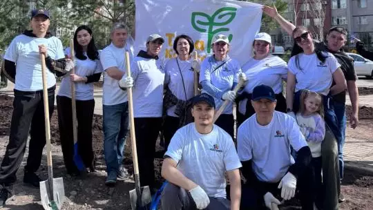 Елордалық СОО-лар «Таза Қазақстан» аясында қаланы көгалдандыруға қосылды