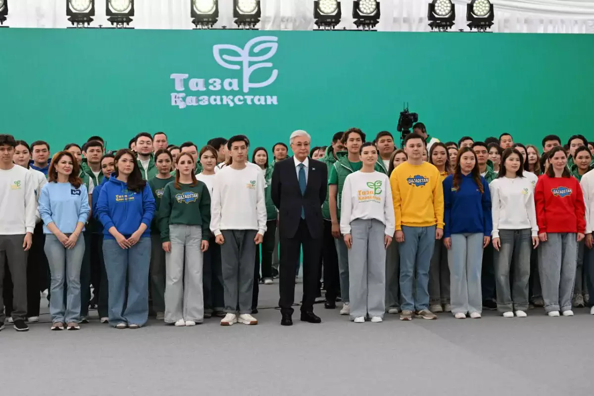 Глава Государства Касым-Жомарт Токаев принял участие в республиканской акции Таза Қазақстан