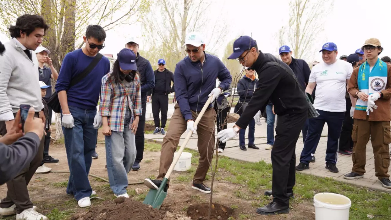 «Қазақмыс» «Таза Қазақстан» акциясы аясында  300-ден астам ағаш отырғызып, өңірлер табиғатына ерекше серпіліс сыйлады