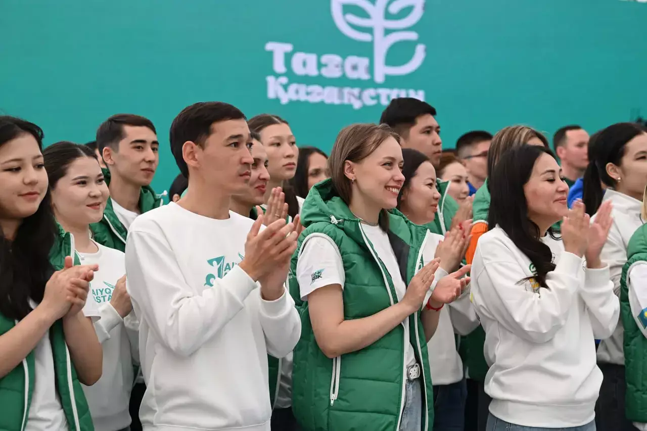 Тоқаев Қазақстандағы өзгерістерді атап өтіп, жастардың рөлін жоғары бағалады