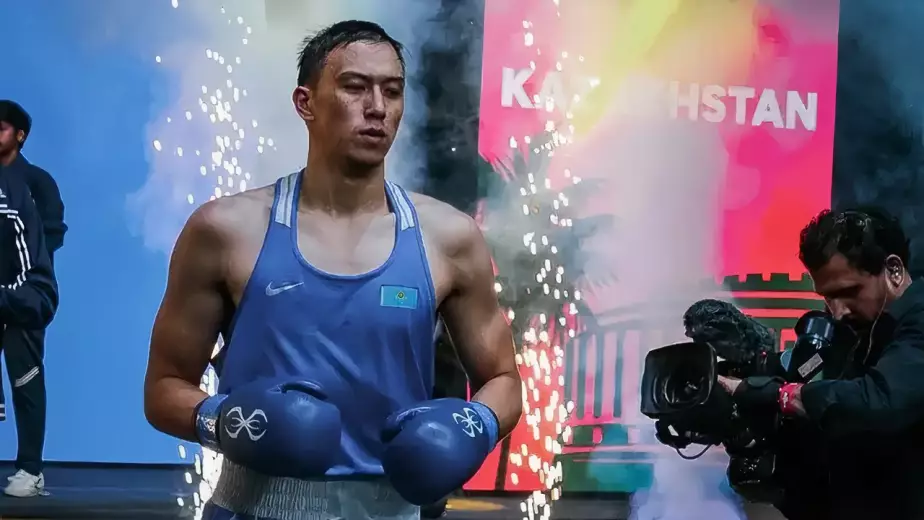 Казахстанский боксер разгромил соперника в полуфинале и вышел в финал Кубка мира