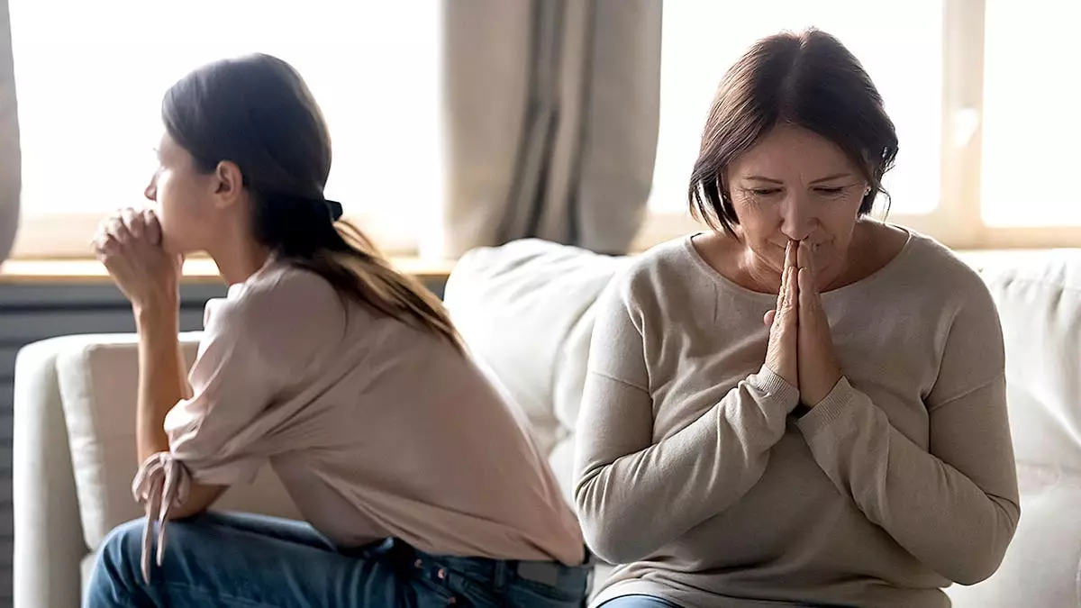 «Никаких контактов» набирает обороты: почти 2 из 5 американцев разорвали связи с близкими.