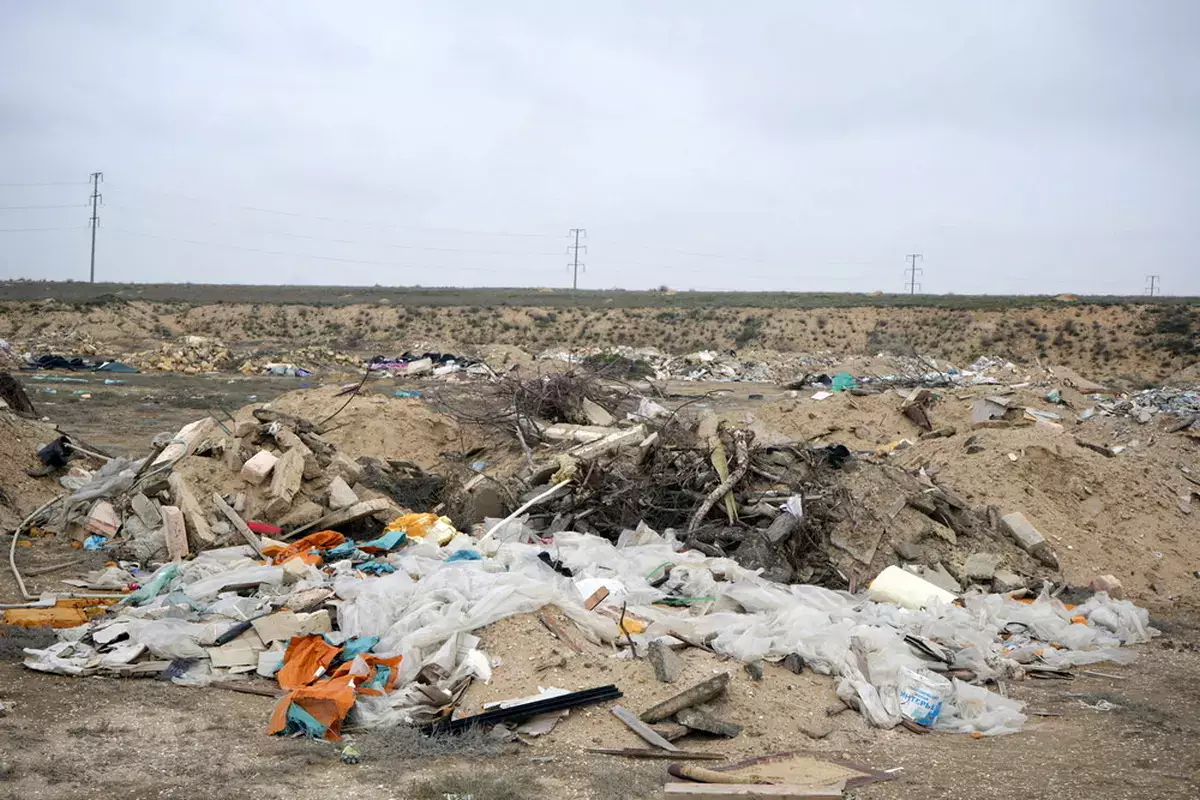 Вместо грибов – свалка: туристов шокировало санитарное состояние Актау - новости на Lada.kz 25.04.2026