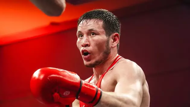 Досадные потери и разгромы. Кто из казахстанцев вышел в финал Кубка мира по боксу