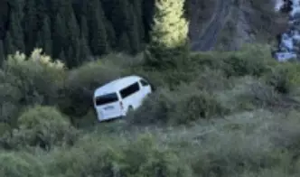 Алматы облысында автобус шатқалға құлап кетті