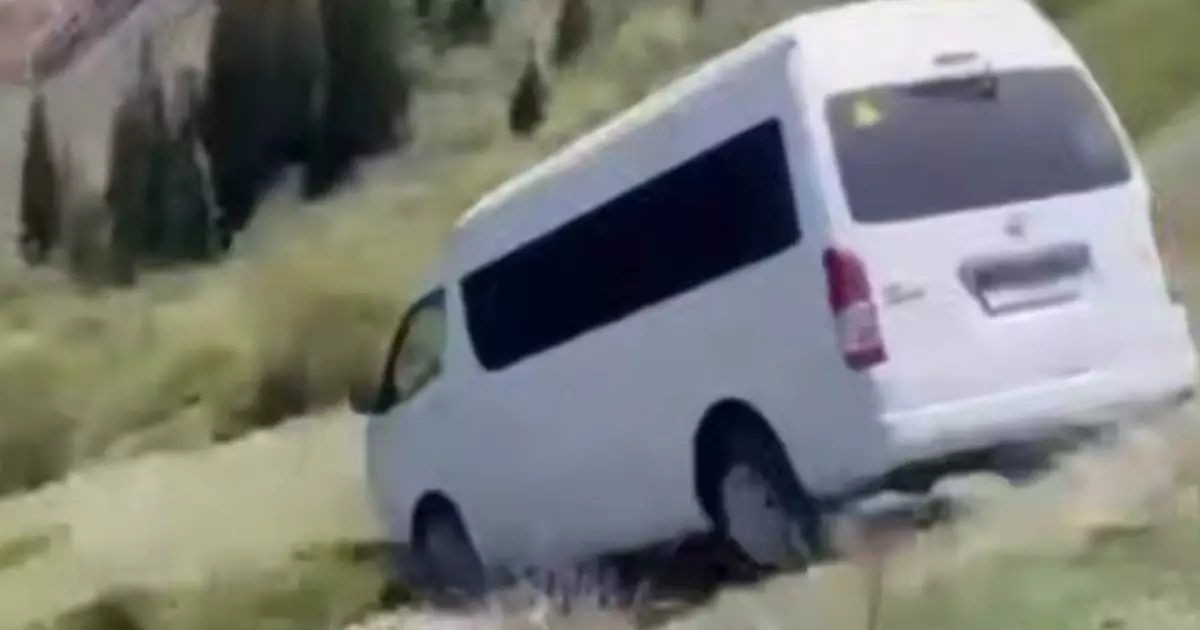  Көлсайда микроавтобус шатқалдан құлап кетті 