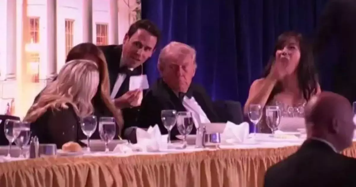  Трамп әйелімен бірге үстел астына тығылды.  АҚШ президентіне қарулы шабуыл жасалды 