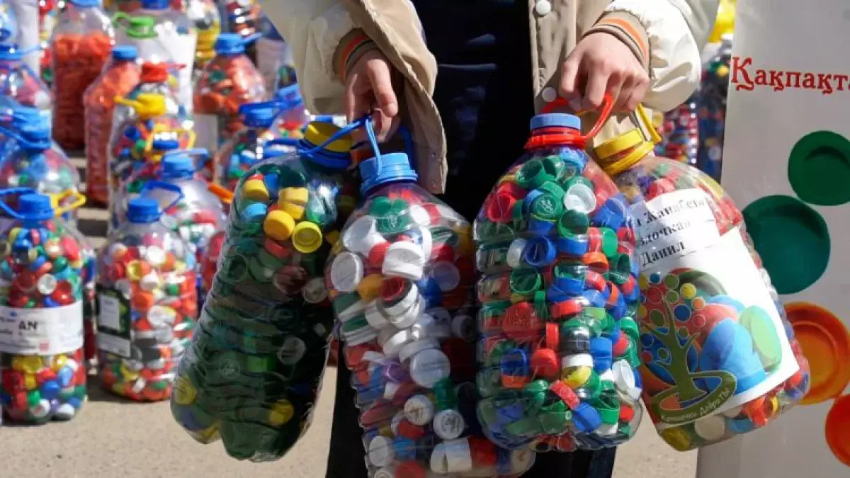 Бір қақпақ – бір үміт: Павлодарда қайырымдылыққа бағытталған экобастама өтті