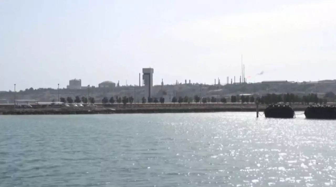 АҚШ 37 кеменің бағытын кері бұрды