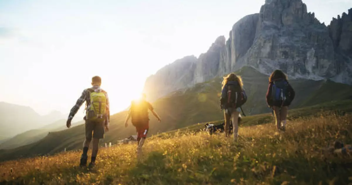   "Түнде жоғалып кеткен": Алматы облысының құтқарушылары туристі құтқарды   