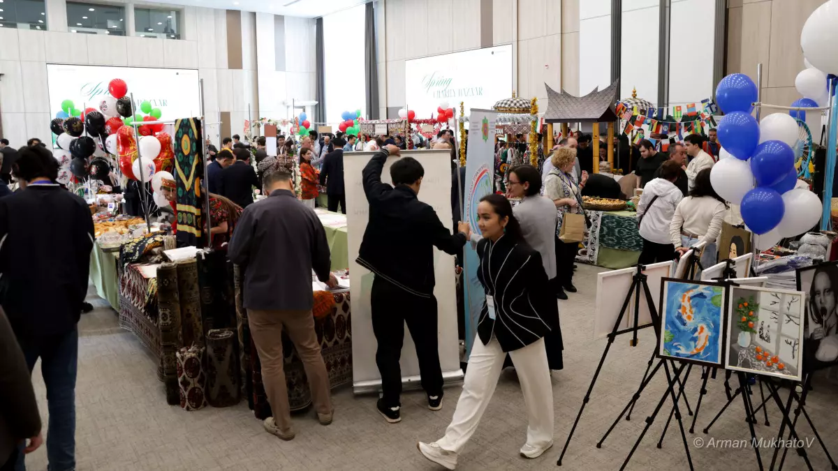 Дипломатия во благо: в Астане прошла Весенняя благотворительная ярмарка СВМДА