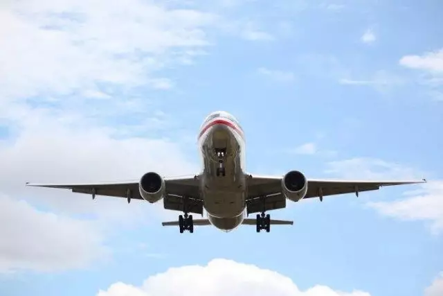 Ұшақты шұғыл эвакуациялау кезінде алты адам зардап шекті