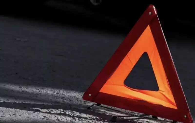 В Алматы грузовик врезался в забор и перевернулся: погиб водитель