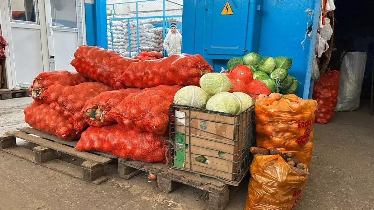 На оптовом рынке Усть-Каменогорска выявлены факты завышения цен на овощи