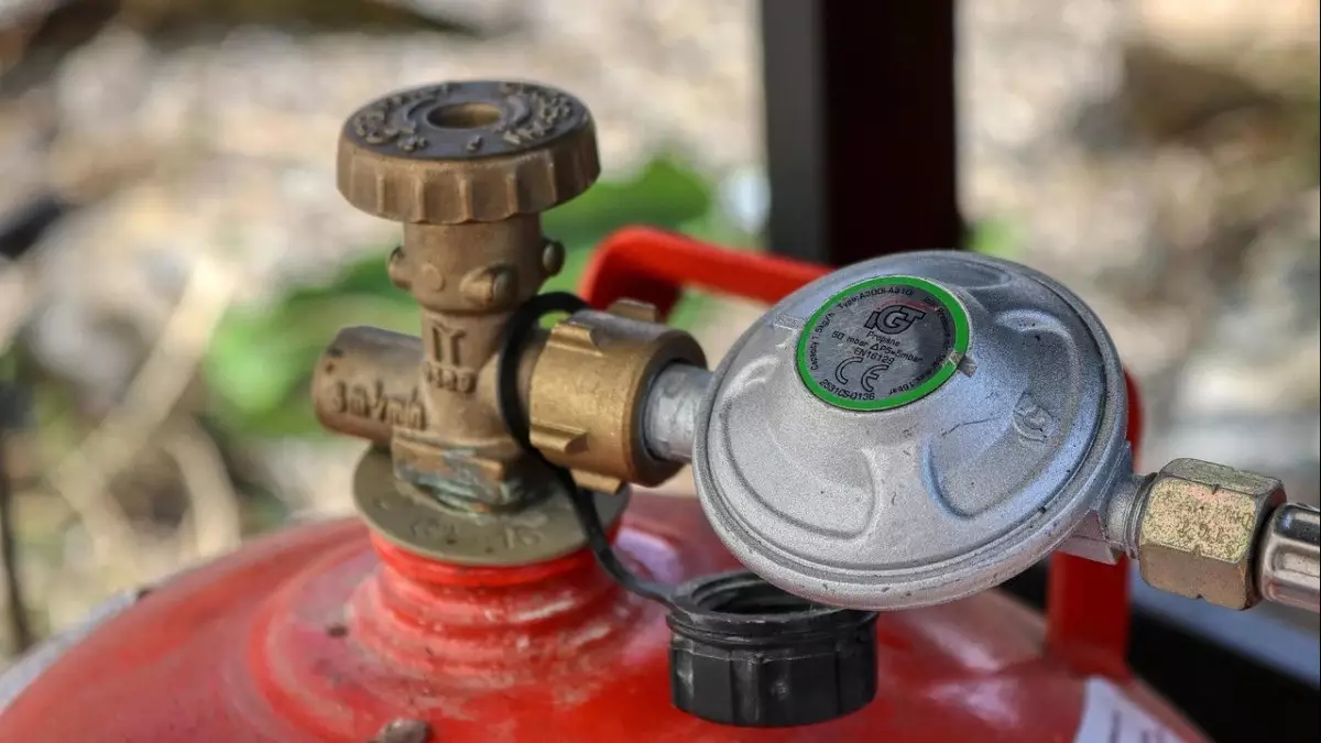 Өскеменде өрт сөндірушілер жарылыстың алдын алды