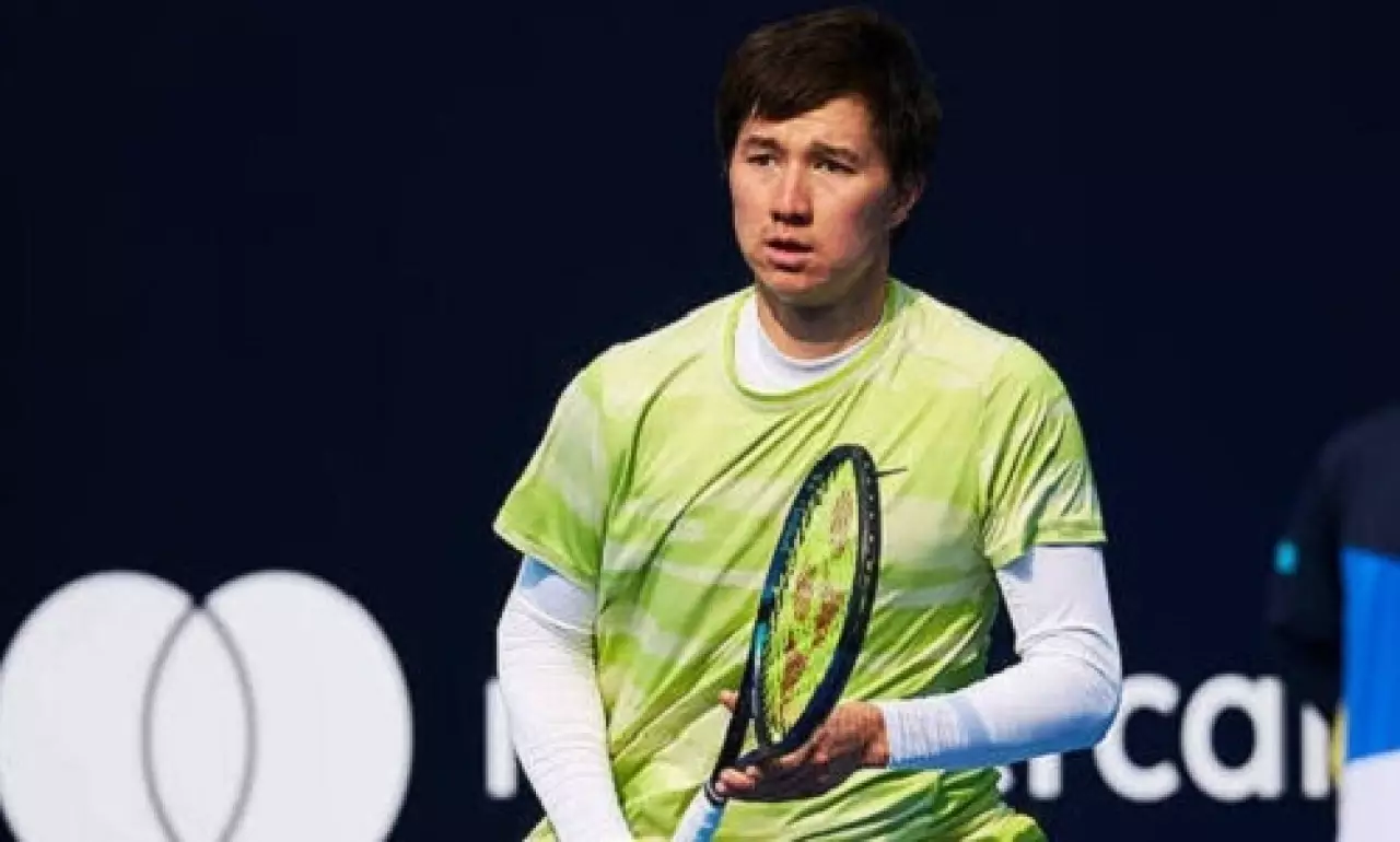 Казахстанец уступил в полуфинале квалификации «челленджера» в КНР